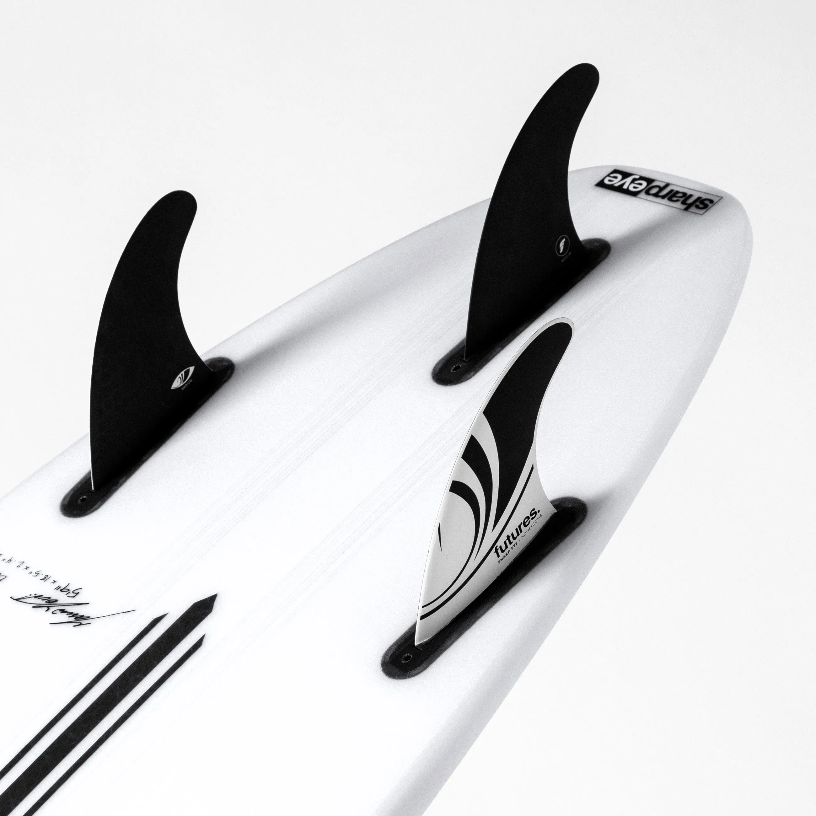 SYNERGY (E3 LITE) 5'8" x 18.4 X 2.32 - 25.10L, Round, 3x  FCS 2 Fin Boxes, Epoxy E3 - ID:921426